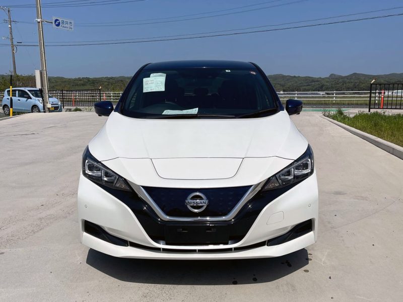 Nissan-Leaf-XV-2021
